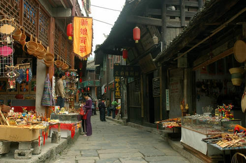 E線(xiàn)：張家界、猛洞河、芙蓉鎮(zhèn)、黃龍洞經(jīng)典四日游（純玩）